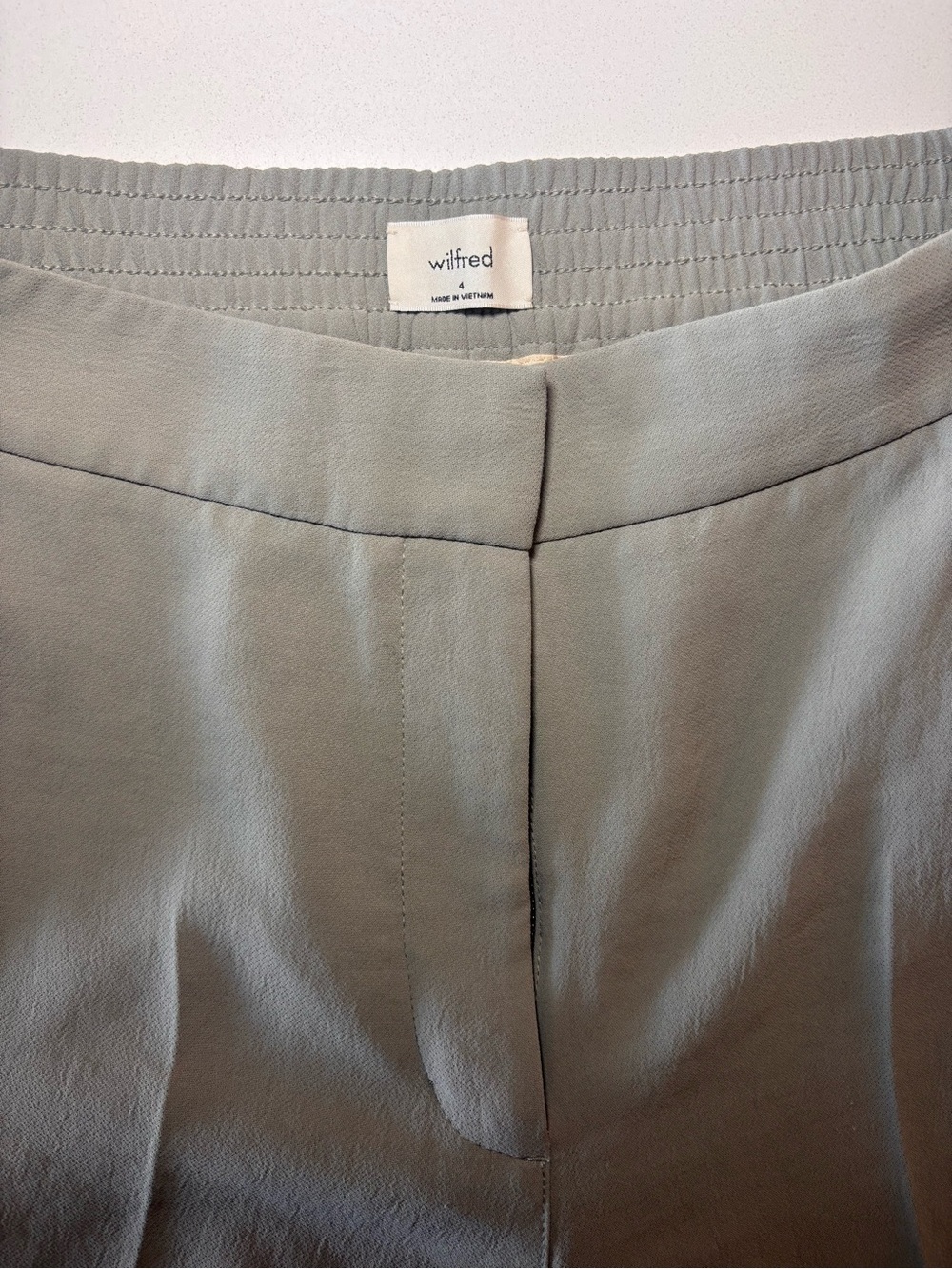 Aritzia Wilfred Pale Gray Pull-On Tailored Pants
